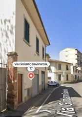Sesto Fiorentino via savonarola appartamento su due livelli con resede e accessori